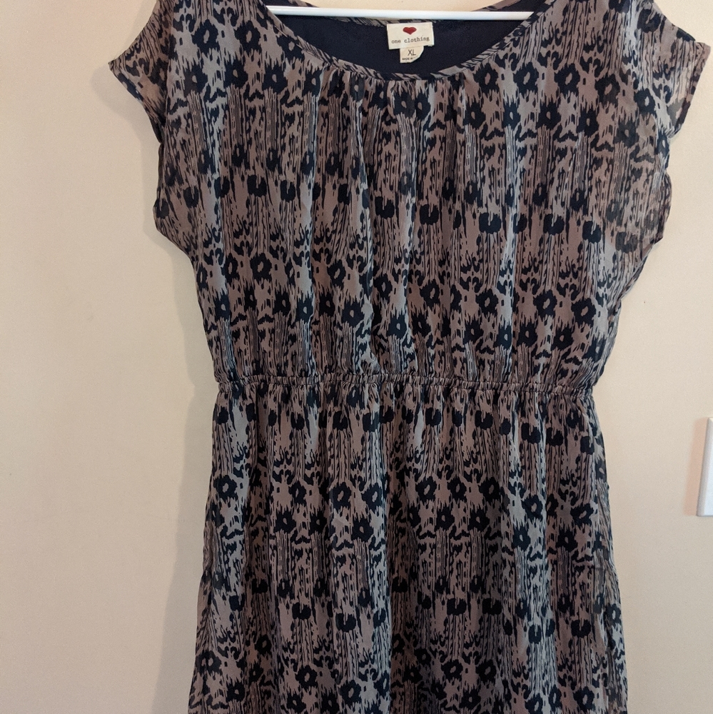 Dress-taupe and black